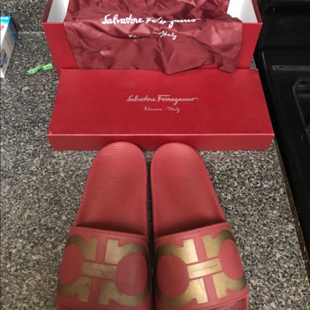 SALVATORE FERRAGAMO SLIDES